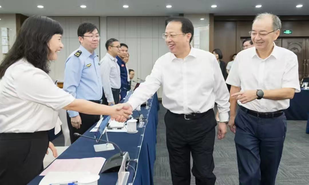 市政府常務(wù)會(huì)議