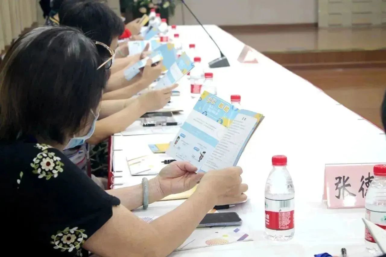 共建透明政務(wù) 共享發(fā)展成果——新涇鎮(zhèn)社區(qū)事務(wù)受理服務(wù)中心政府開放月活動(dòng)8.jpg