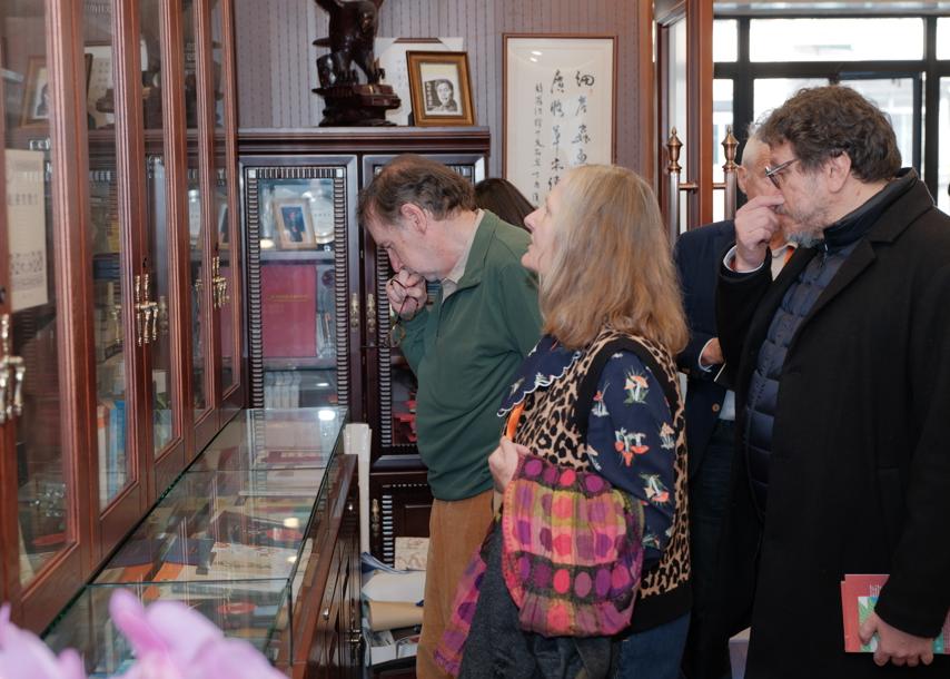 “詩(shī)歌是一種全民表達(dá)方式” 六大國(guó)際詩(shī)歌節(jié)峰會(huì)論壇舉行